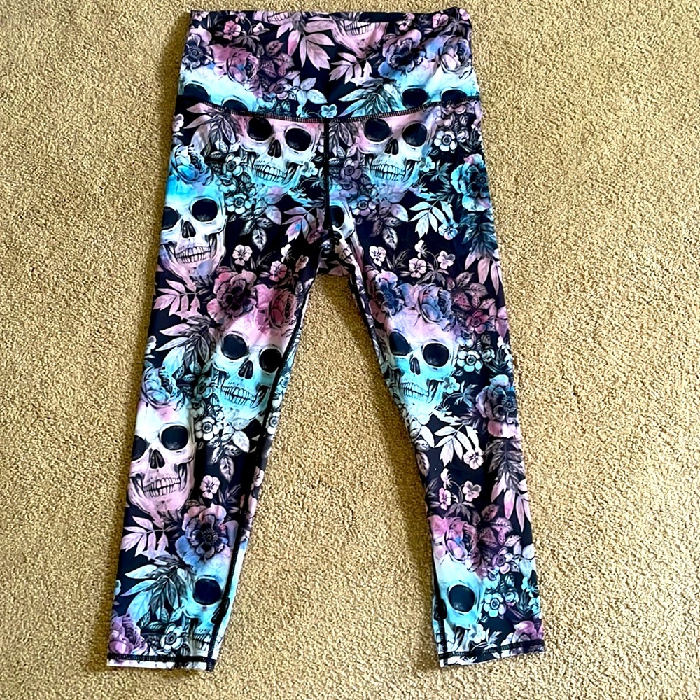 Evolution and creation size L womans yoga workout capris